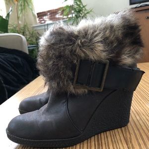 Nine & Co faux fur brown wedge booties
